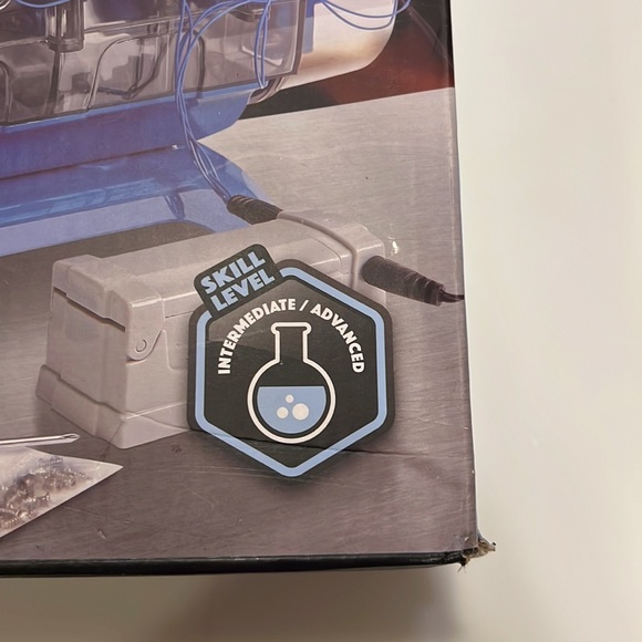 Discovery Mindblown Model Engine Kit - Picture 4 of 6